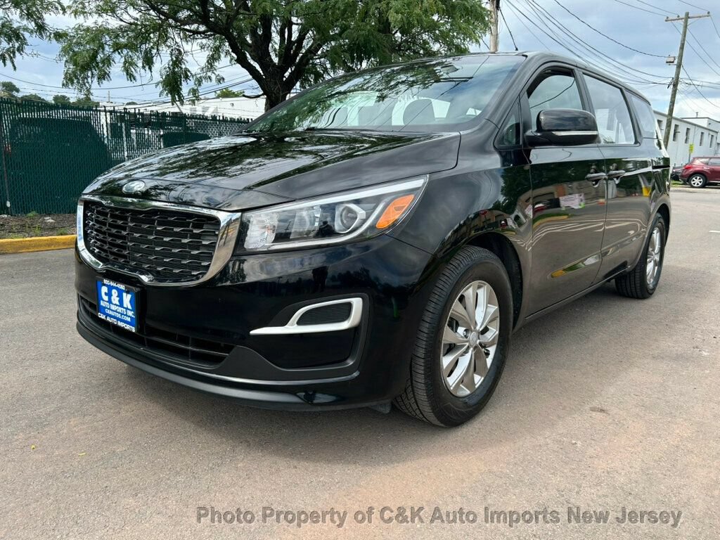 Used 2019 Kia Sedona L FWD image 1