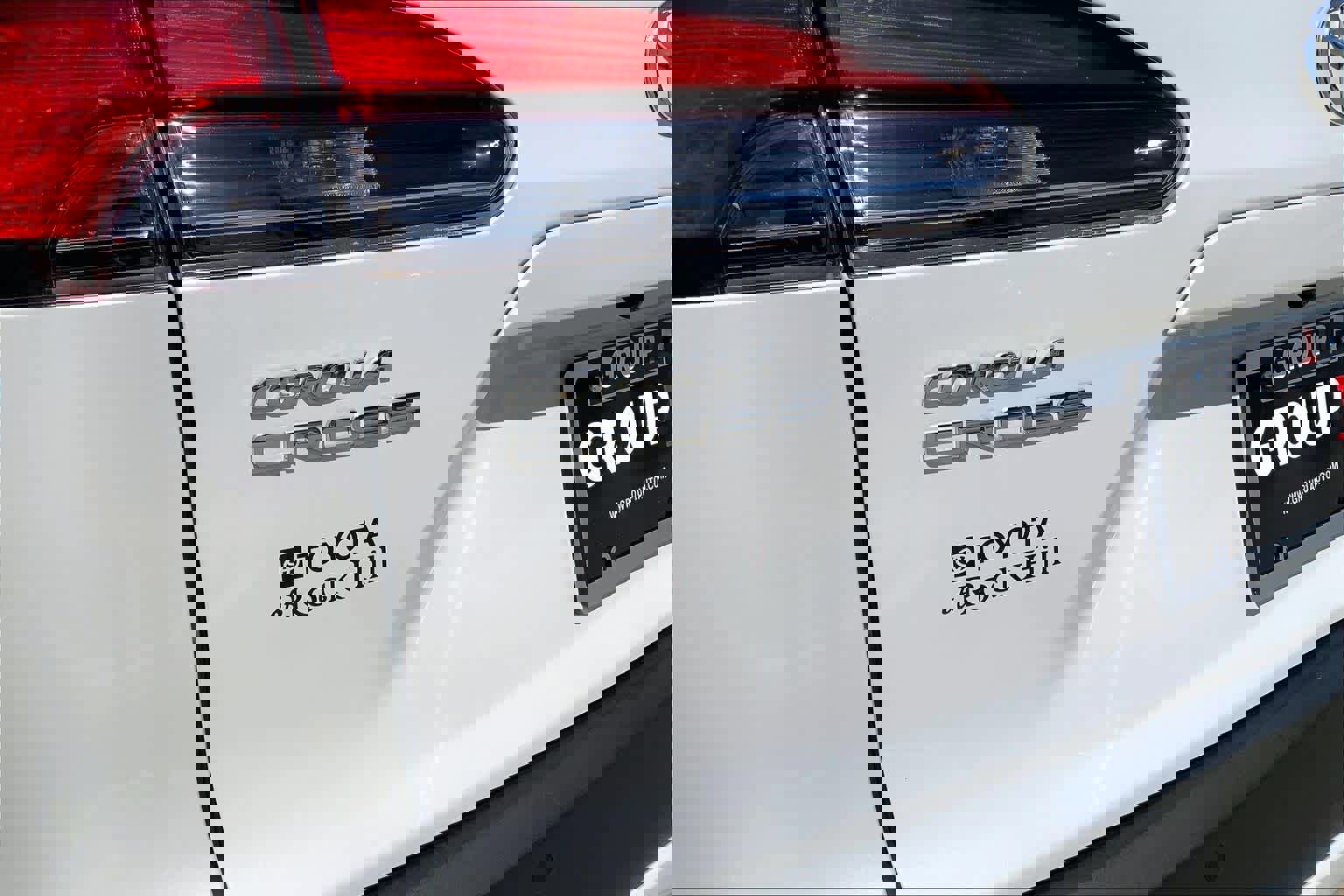 Used 2023 Toyota Corolla Cross XLE w/ Convenience Package image 33