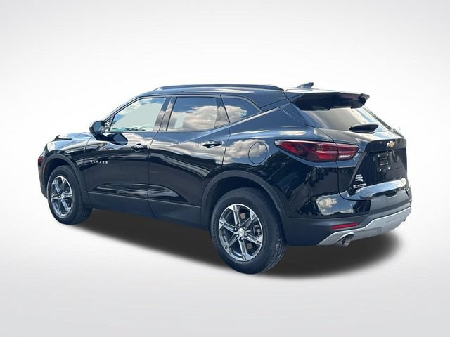 Used 2023 Chevrolet Blazer LT w/ Convenience Package FWD image 3