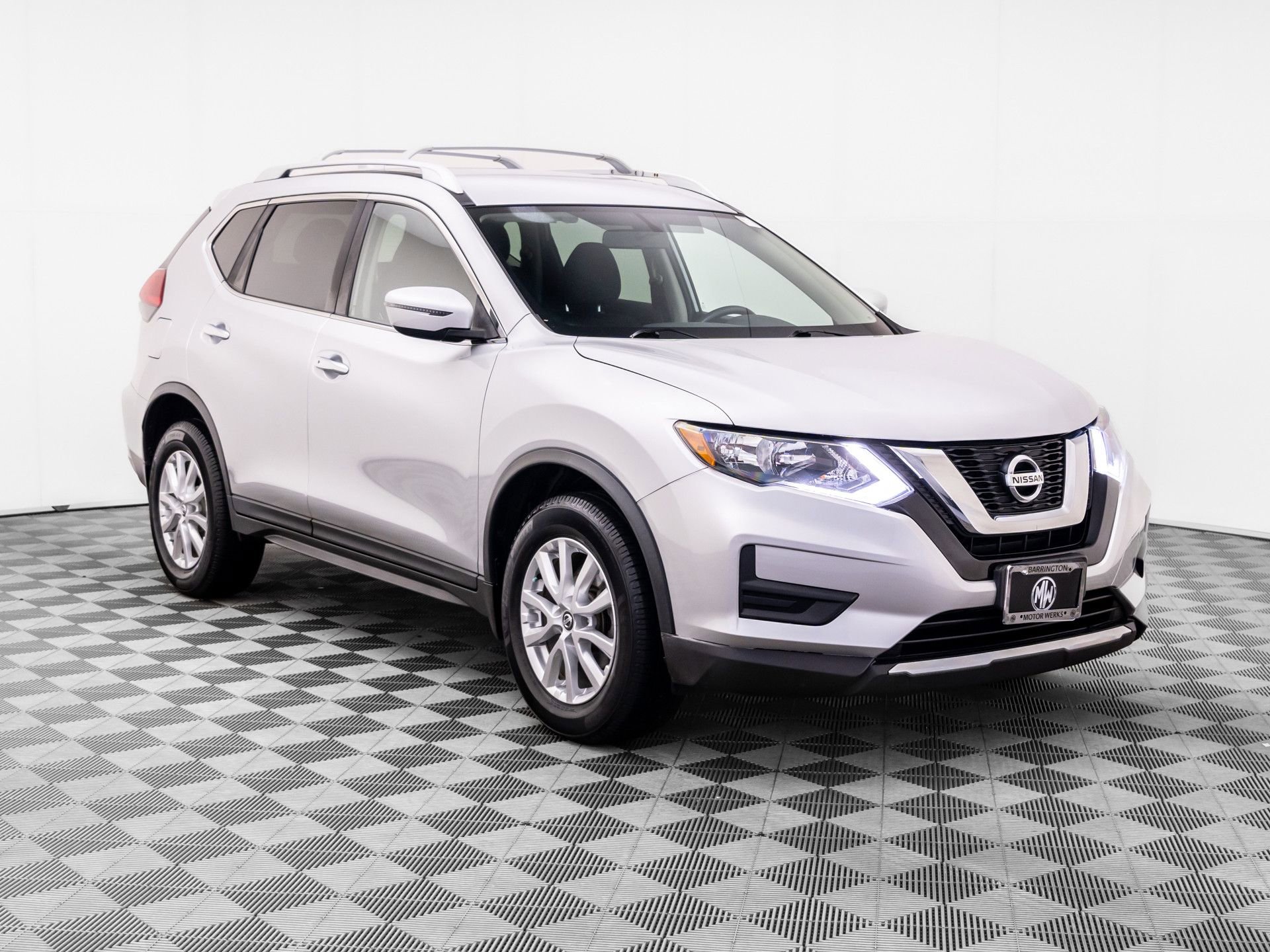 Used 2017 Nissan Rogue SV AWD/4WD image 9