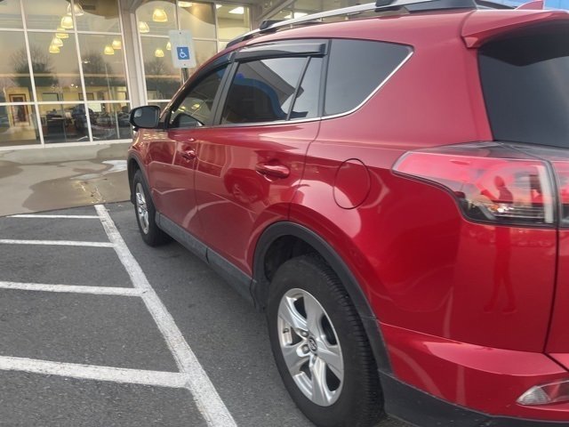 Used 2017 Toyota RAV4 LE image 4