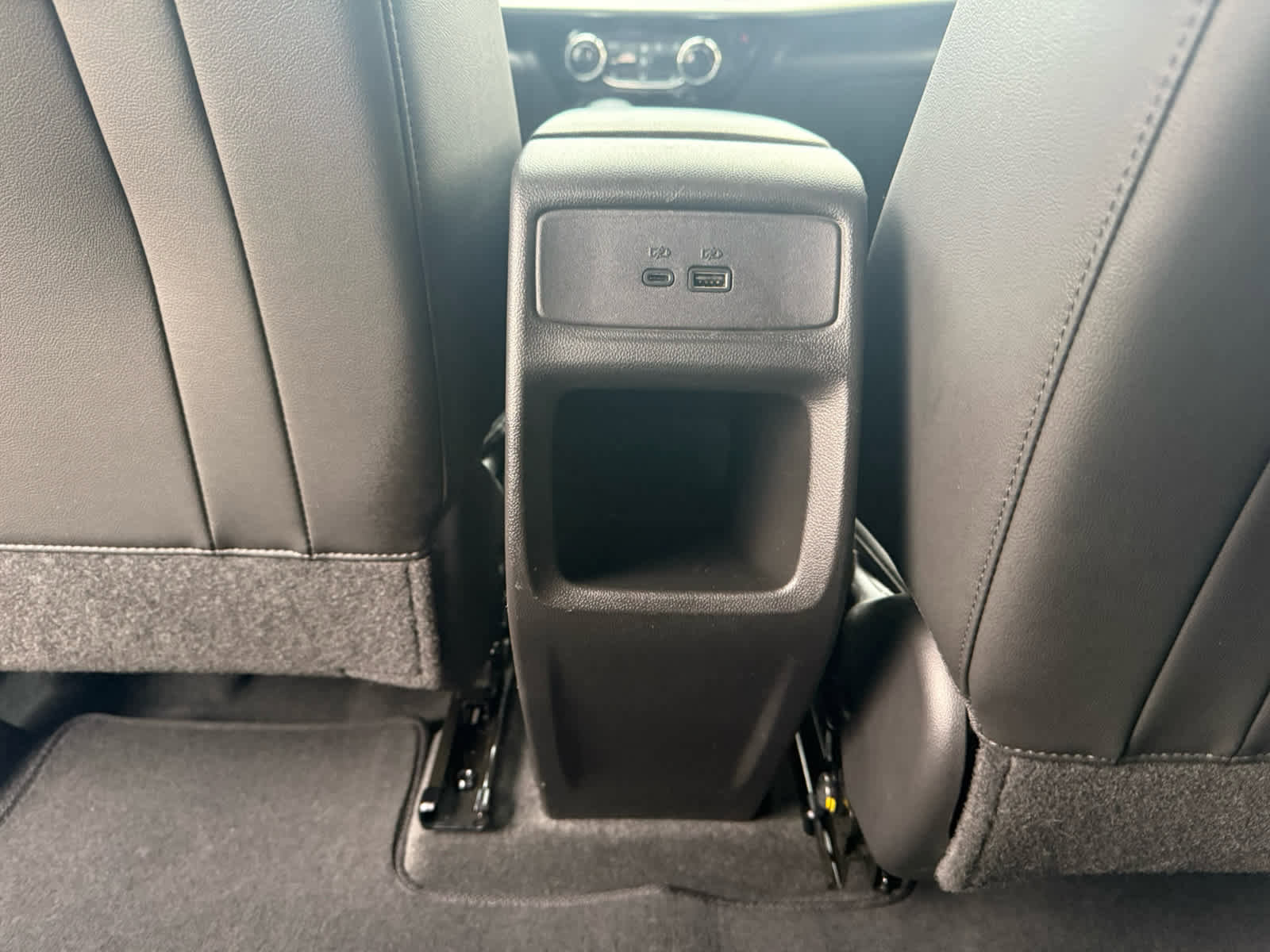 Used 2025 Chevrolet Trax LT w/ LT Convenience Package image 11