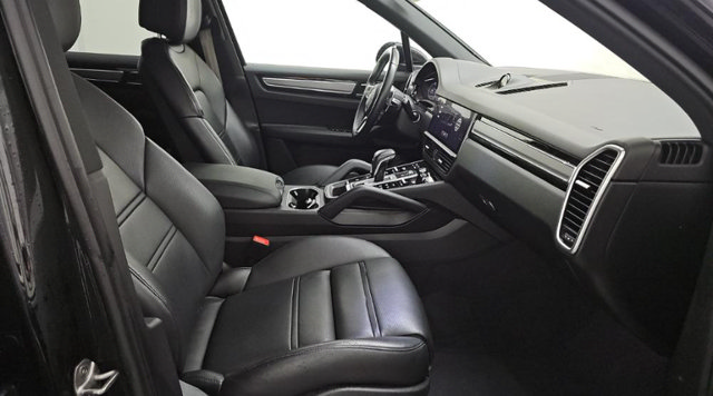 Used 2023 Porsche Cayenne Platinum Edition AWD/4WD image 13