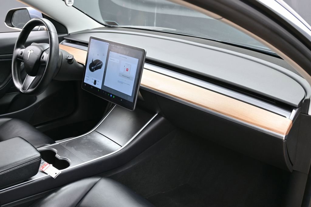 Used 2018 Tesla Model 3 Long Range image 40