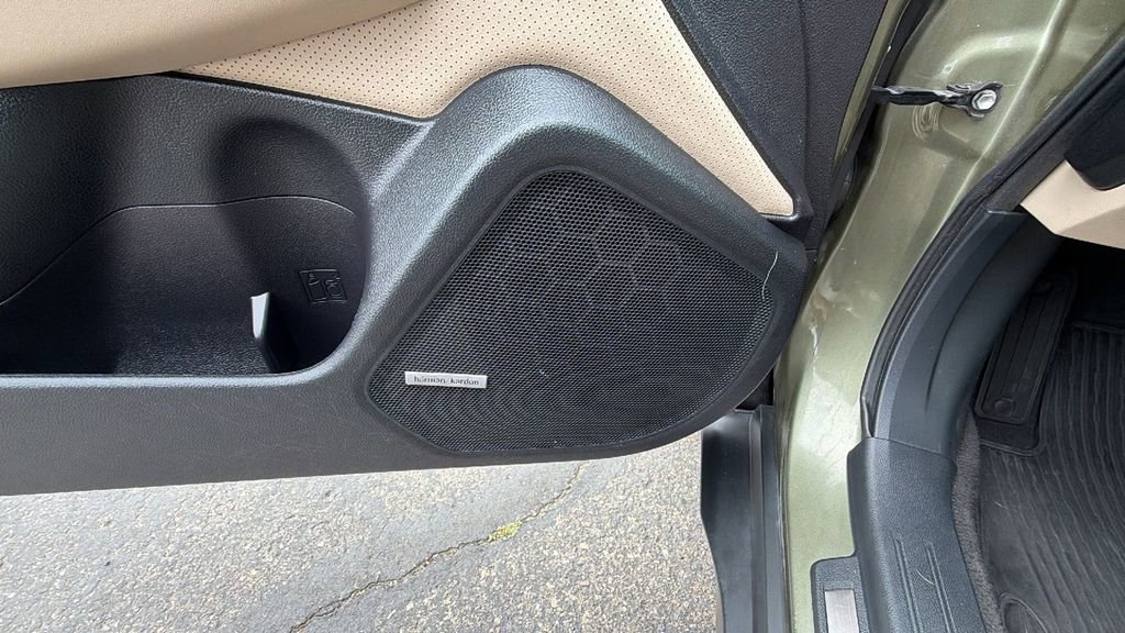 Used 2017 Subaru Outback 2.5i Limited image 21