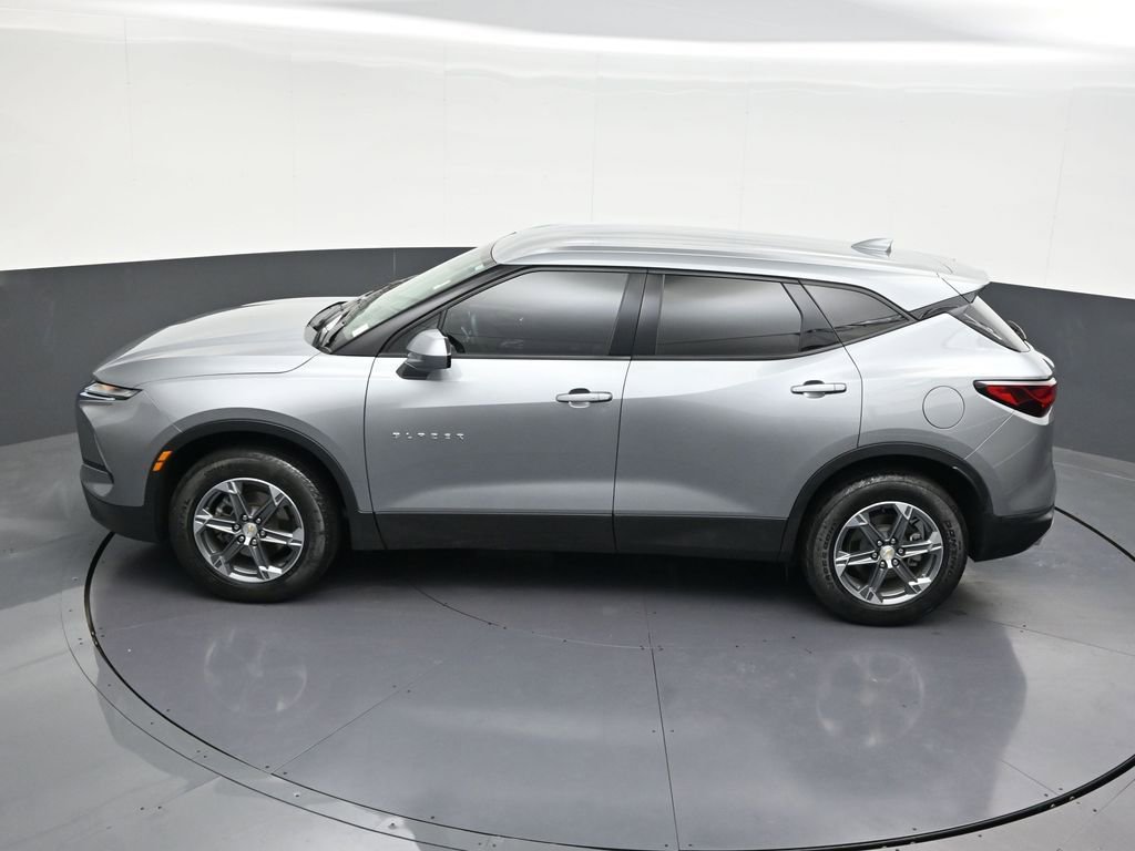 Used 2024 Chevrolet Blazer LT FWD image 18
