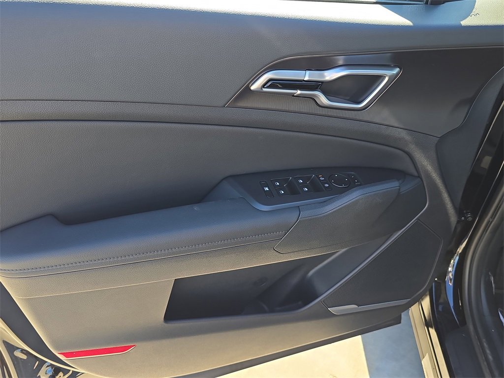 New 2026 Kia Sportage EX image 18