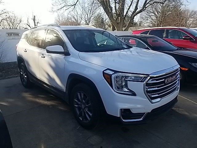 Certified 2024 GMC Terrain SLT image 2