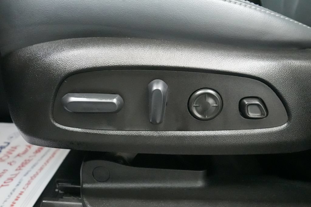 Used 2022 Buick Enclave Premium AWD/4WD image 13