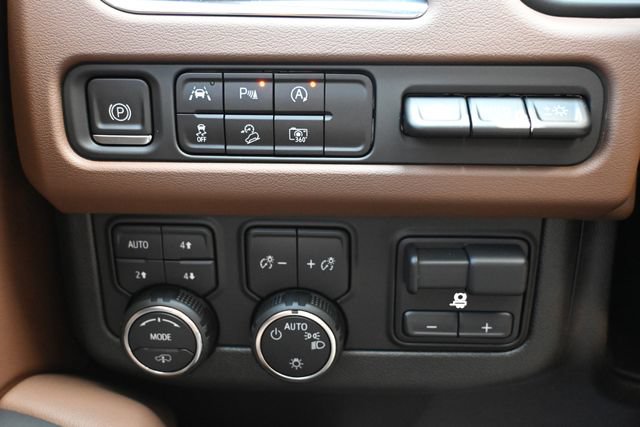 Used 2024 Chevrolet Tahoe High Country AWD/4WD image 42
