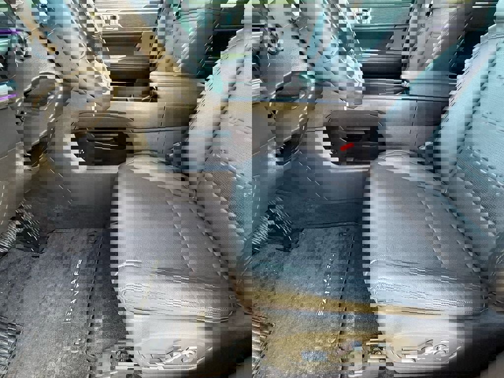 Used 2025 Hyundai Santa Fe Limited image 12