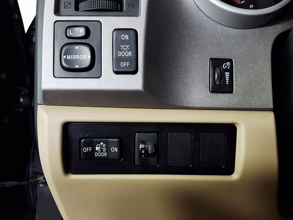 Used 2013 Toyota Tundra 2WD CrewMax w/ SR5 Pkg image 24