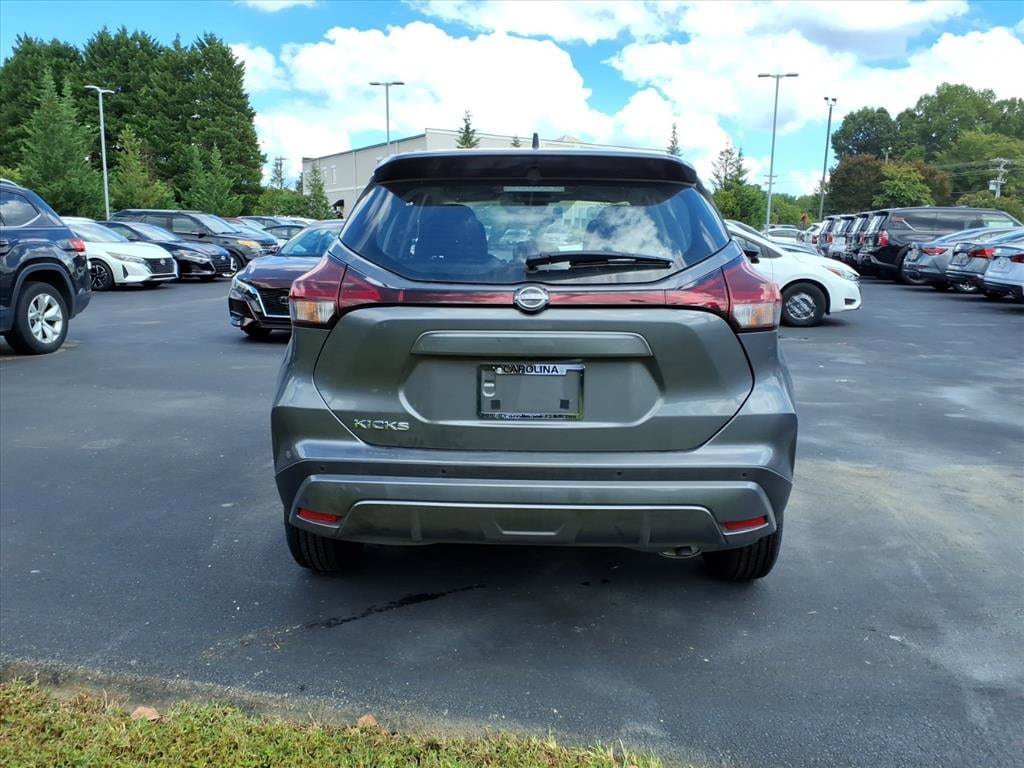 New 2025 Nissan Kicks Play S FWD image 4