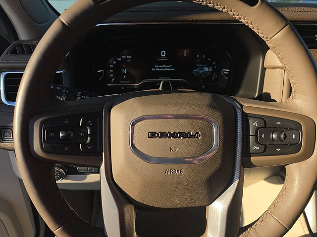 Used 2024 GMC Yukon Denali w/ Advanced Technology Package AWD/4WD image 17