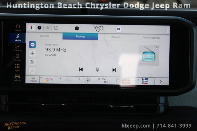 Used 2025 Jeep Gladiator Sport image 23