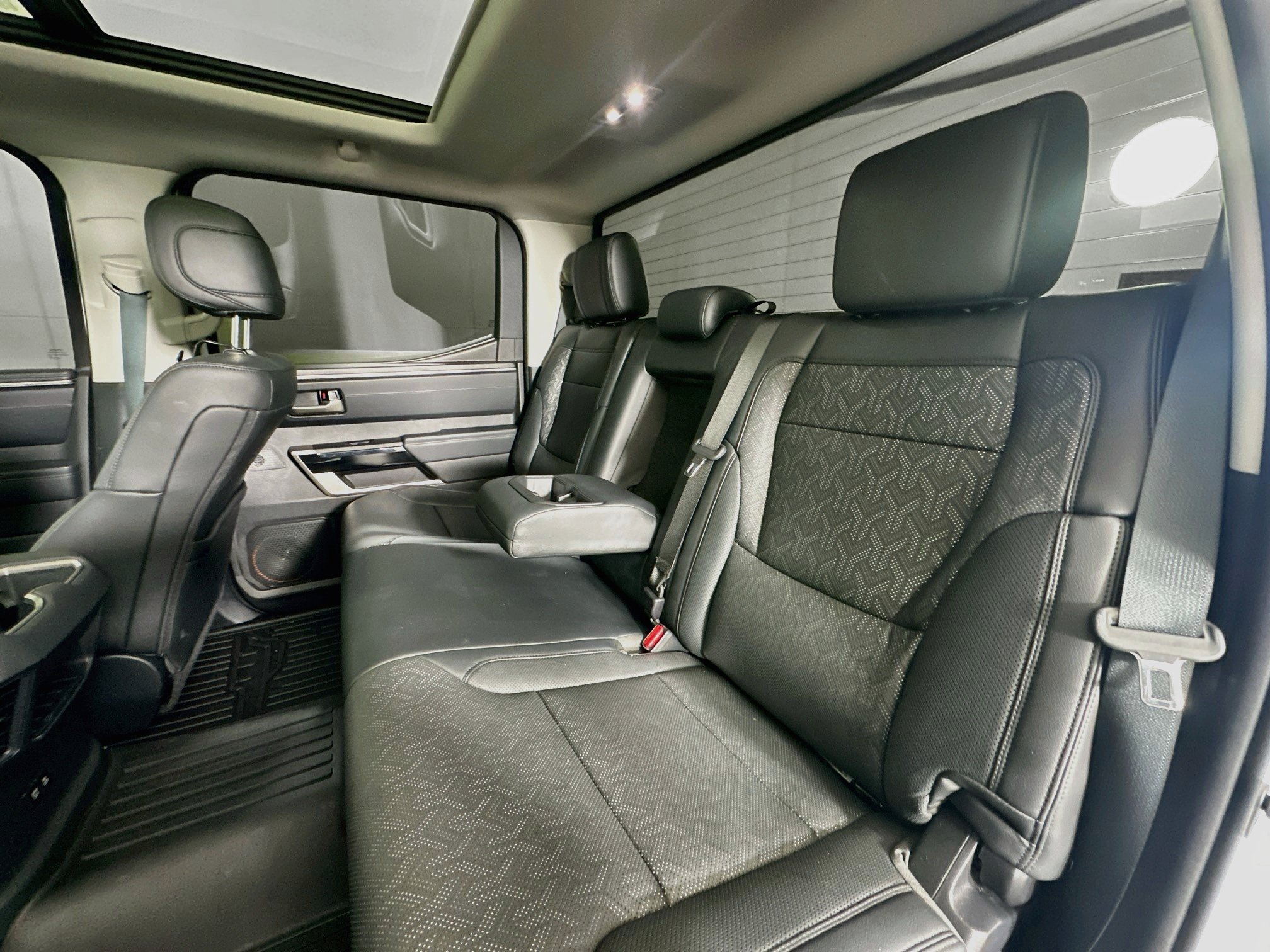 Used 2024 Toyota Tundra Limited AWD/4WD image 28