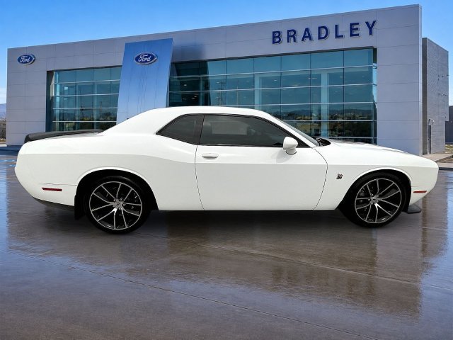 Used 2017 Dodge Challenger R/T Scat Pack RWD image 8