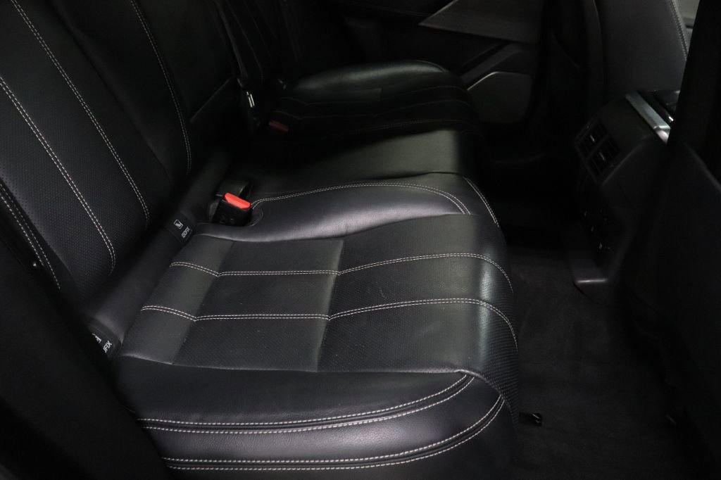 Used 2018 Land Rover Range Rover Velar S image 27