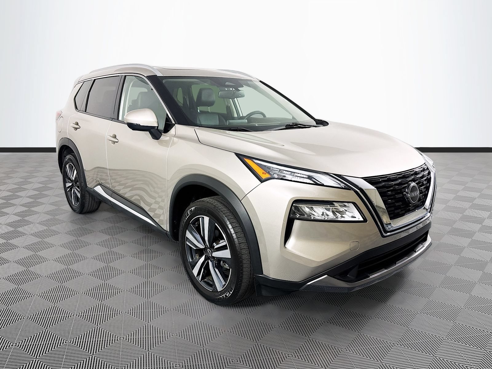 Used 2023 Nissan Rogue SL FWD image 1