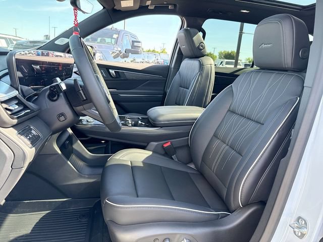 New 2027 Buick Enclave Avenir w/ LPO, Floor Liner Package FWD image 11