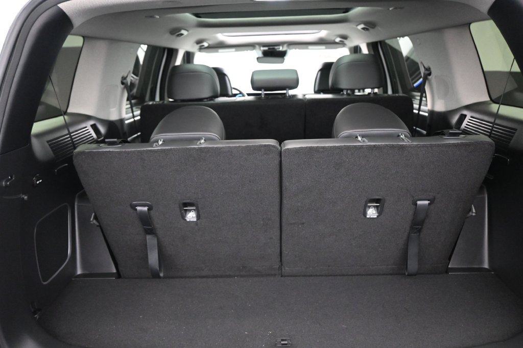 Used 2025 Hyundai Santa Fe Limited FWD image 29