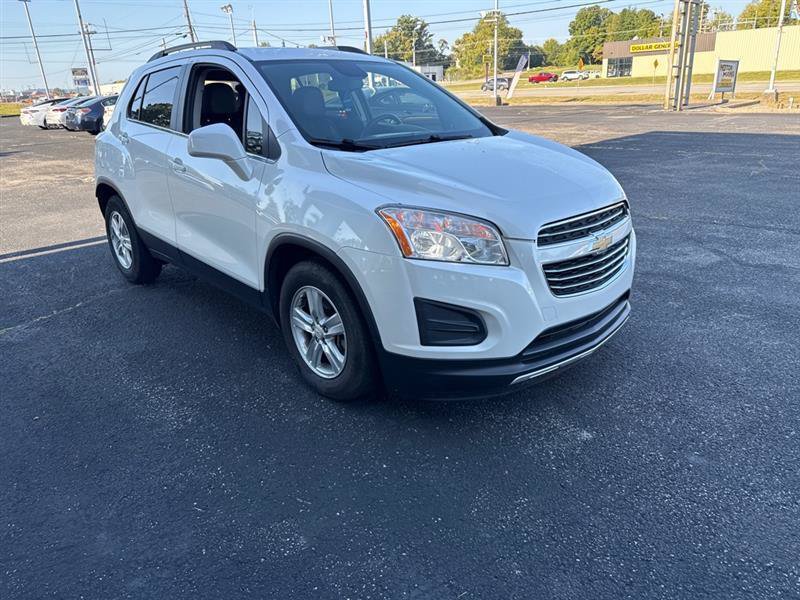 Used 2015 Chevrolet Trax LT w/ LT Sun and Sound Package FWD image 5