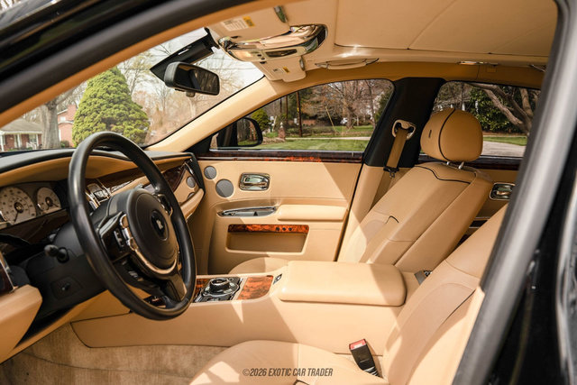 Used 2014 Rolls-Royce Ghost image 48