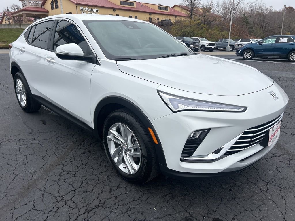 Certified 2025 Buick Envista Preferred image 3