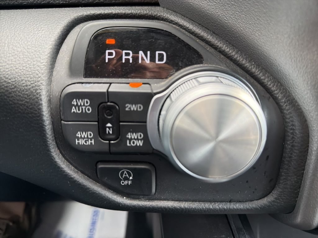 Used 2025 RAM 1500 Laramie AWD/4WD image 30
