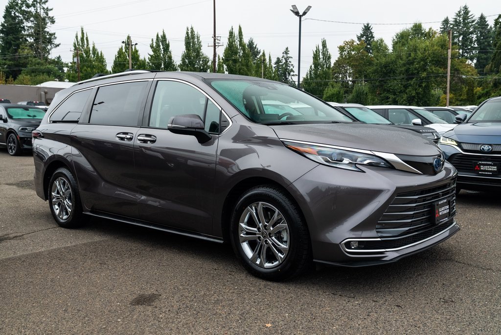 Used 2022 Toyota Sienna Platinum
