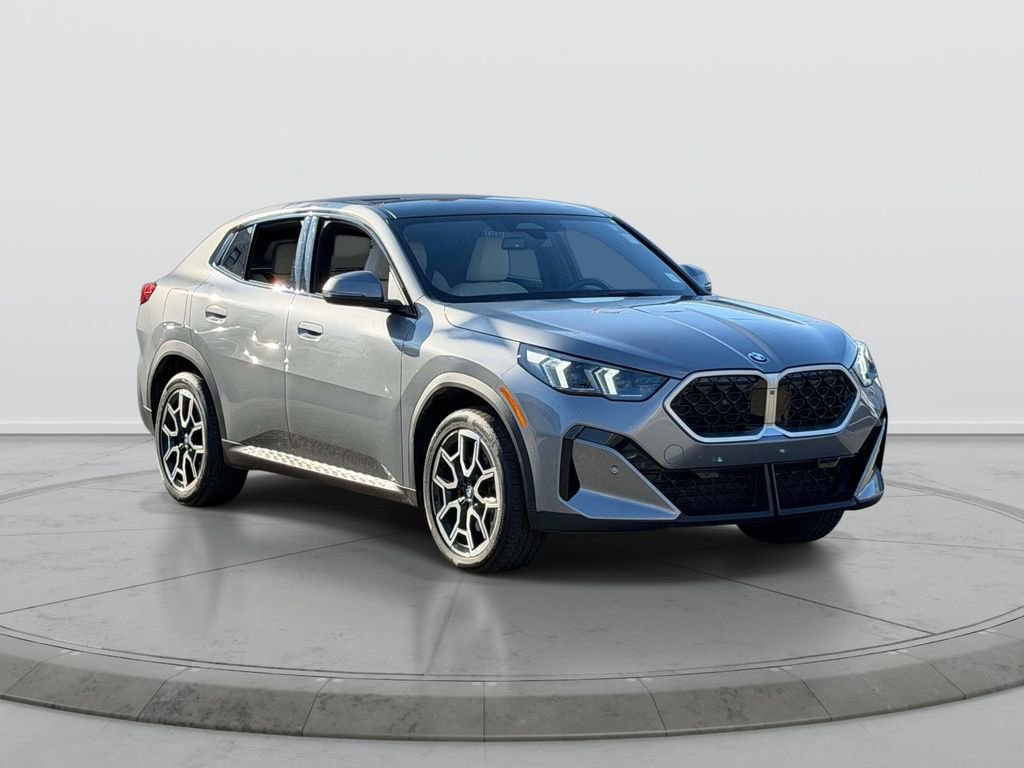 Used 2026 BMW X2 xDrive28i AWD/4WD image 1