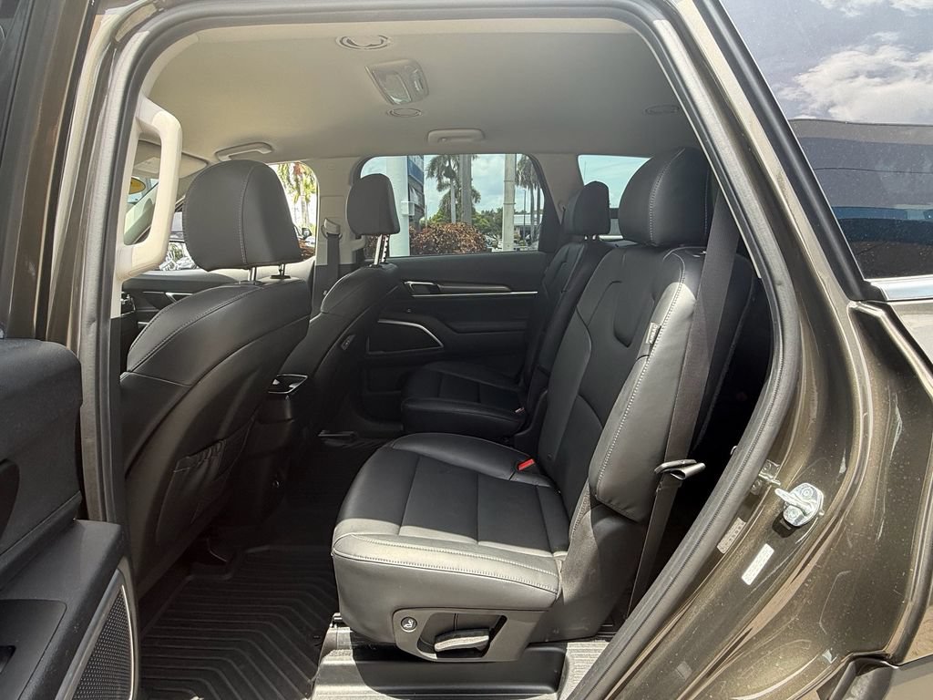 Used 2024 Kia Telluride S AWD/4WD image 12