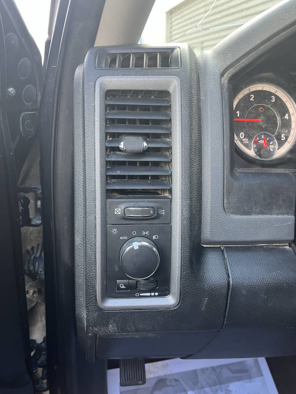 Used 2017 RAM 3500 Tradesman w/ Chrome Appearance Group image 8