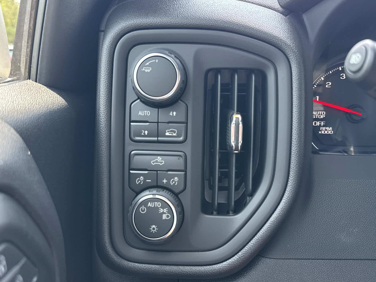 New 2026 Chevrolet Silverado 1500 Custom w/ Turbomax Blackout Package AWD/4WD image 13