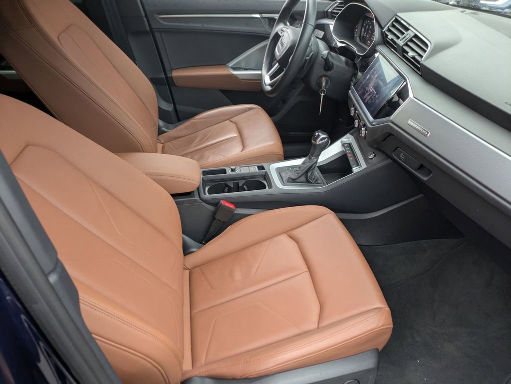 Used 2022 Audi Q3 2.0T Premium image 24