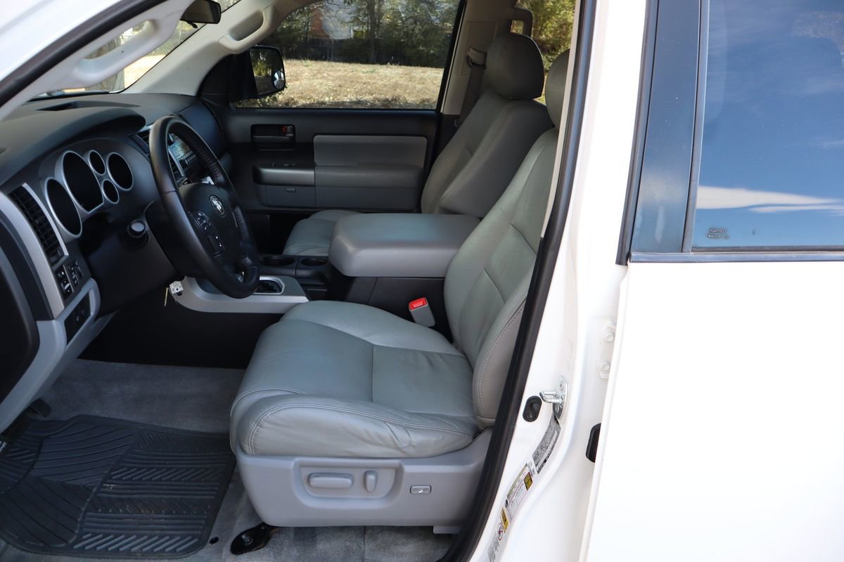 Used 2010 Toyota Sequoia SR5 image 19