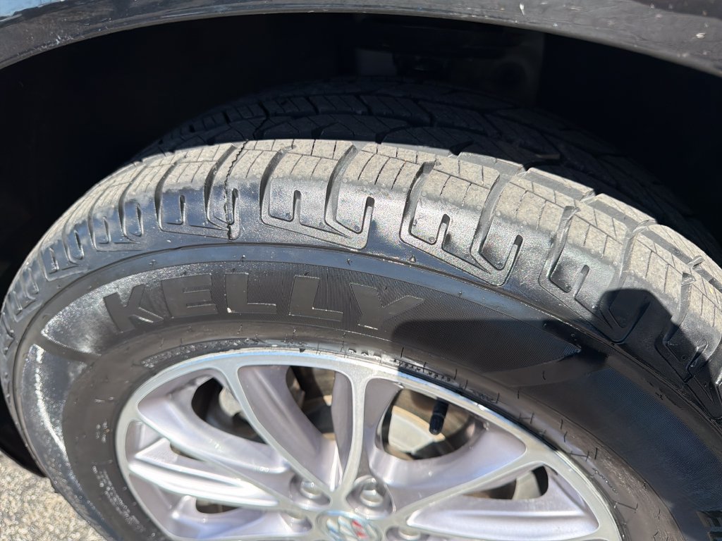 Used 2023 Buick Enclave Essence AWD/4WD image 31