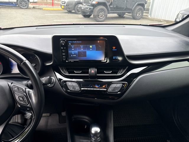 Used 2018 Toyota C-HR XLE FWD image 21