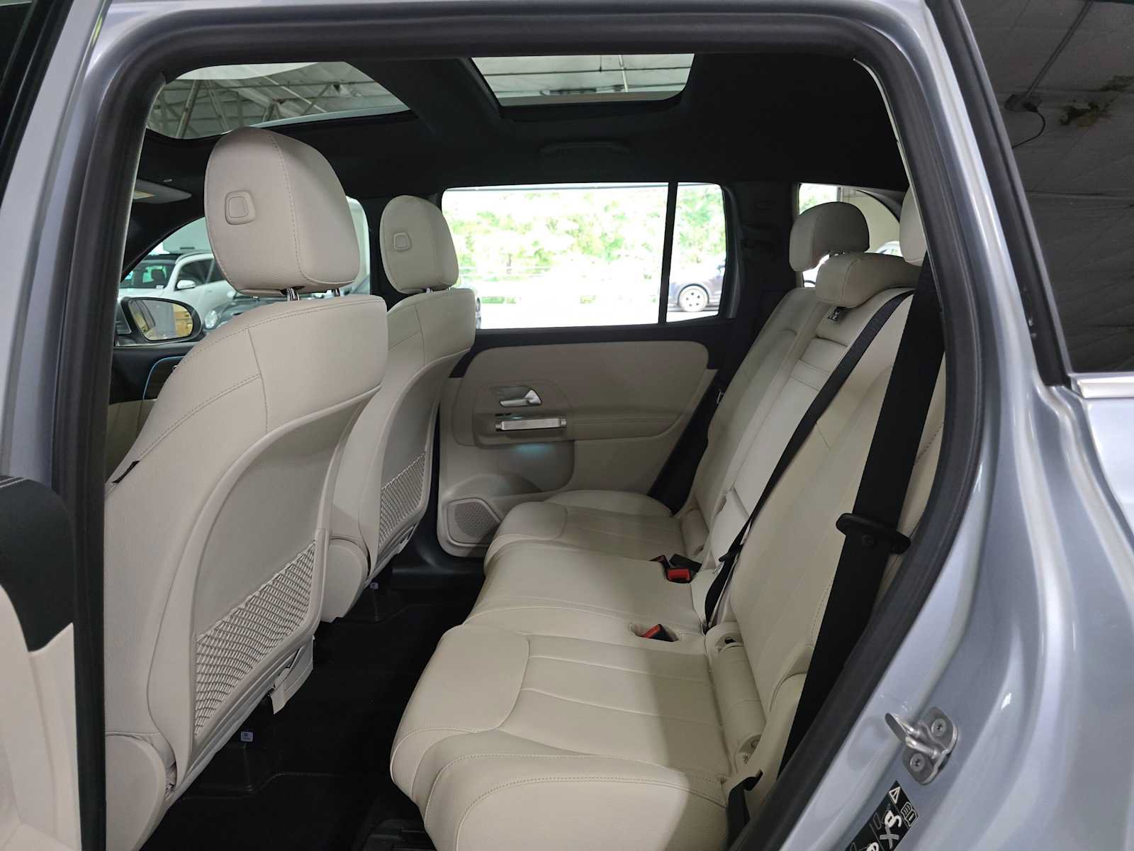 Used 2026 Mercedes-Benz GLB 250 4MATIC image 16