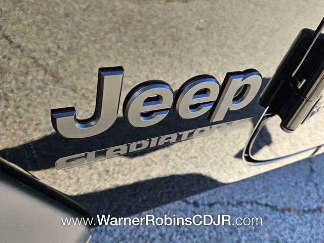 New 2025 Jeep Gladiator Sport image 18