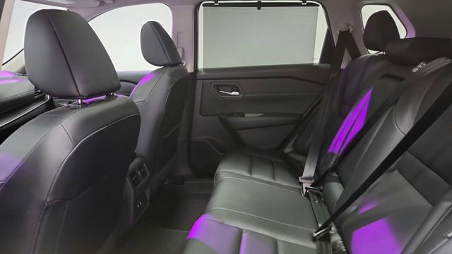 Used 2024 Nissan Rogue SV w/ SV Premium Package image 19
