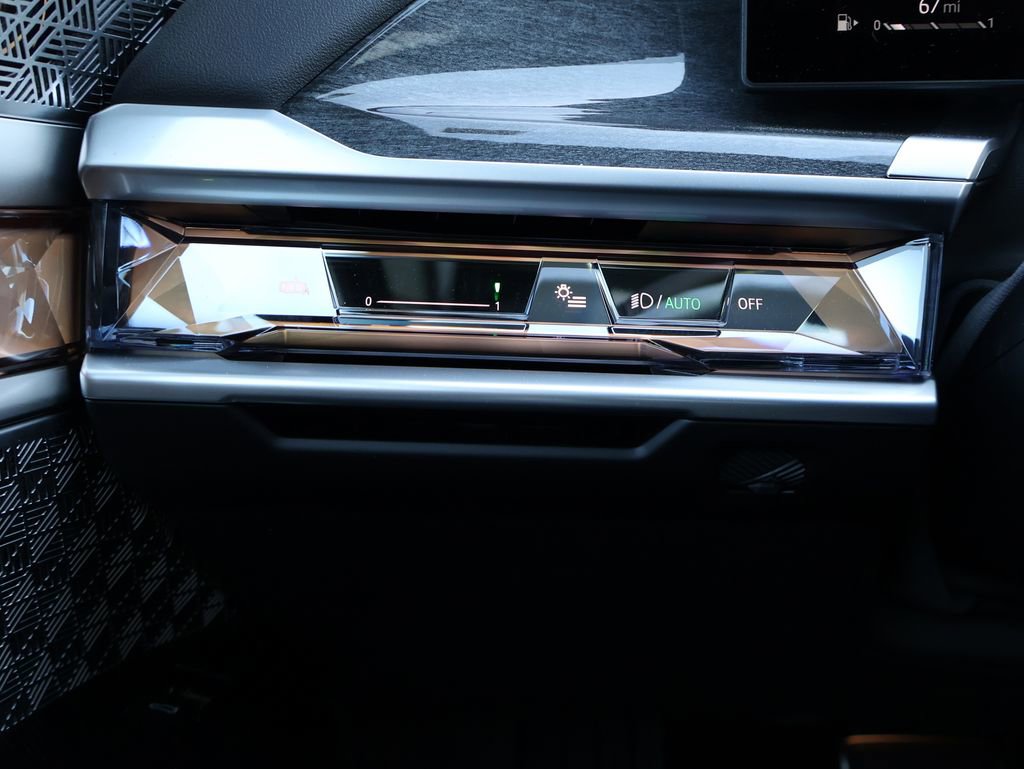 Certified 2025 BMW 760i xDrive image 43