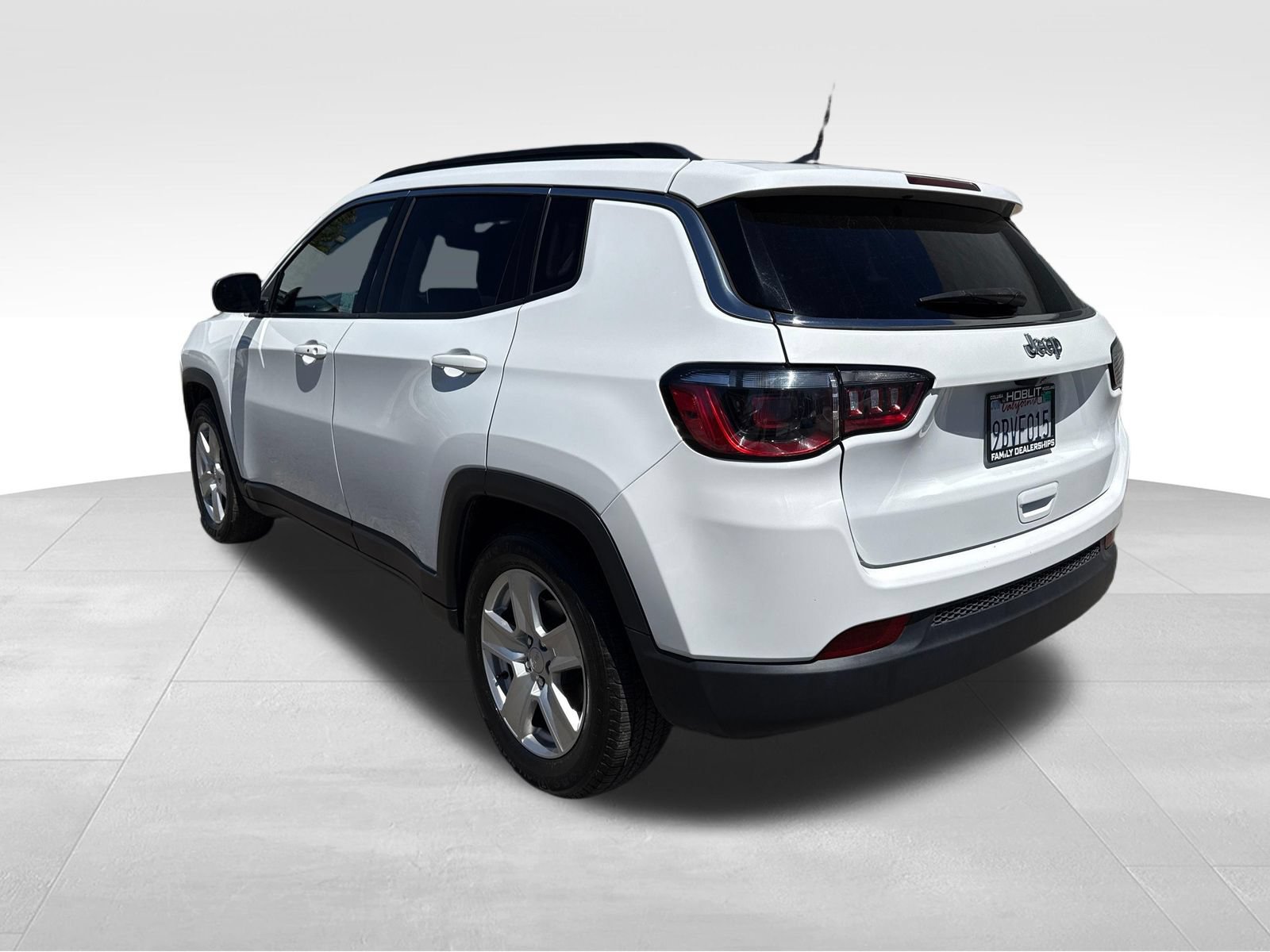 Used 2022 Jeep Compass Latitude FWD image 3