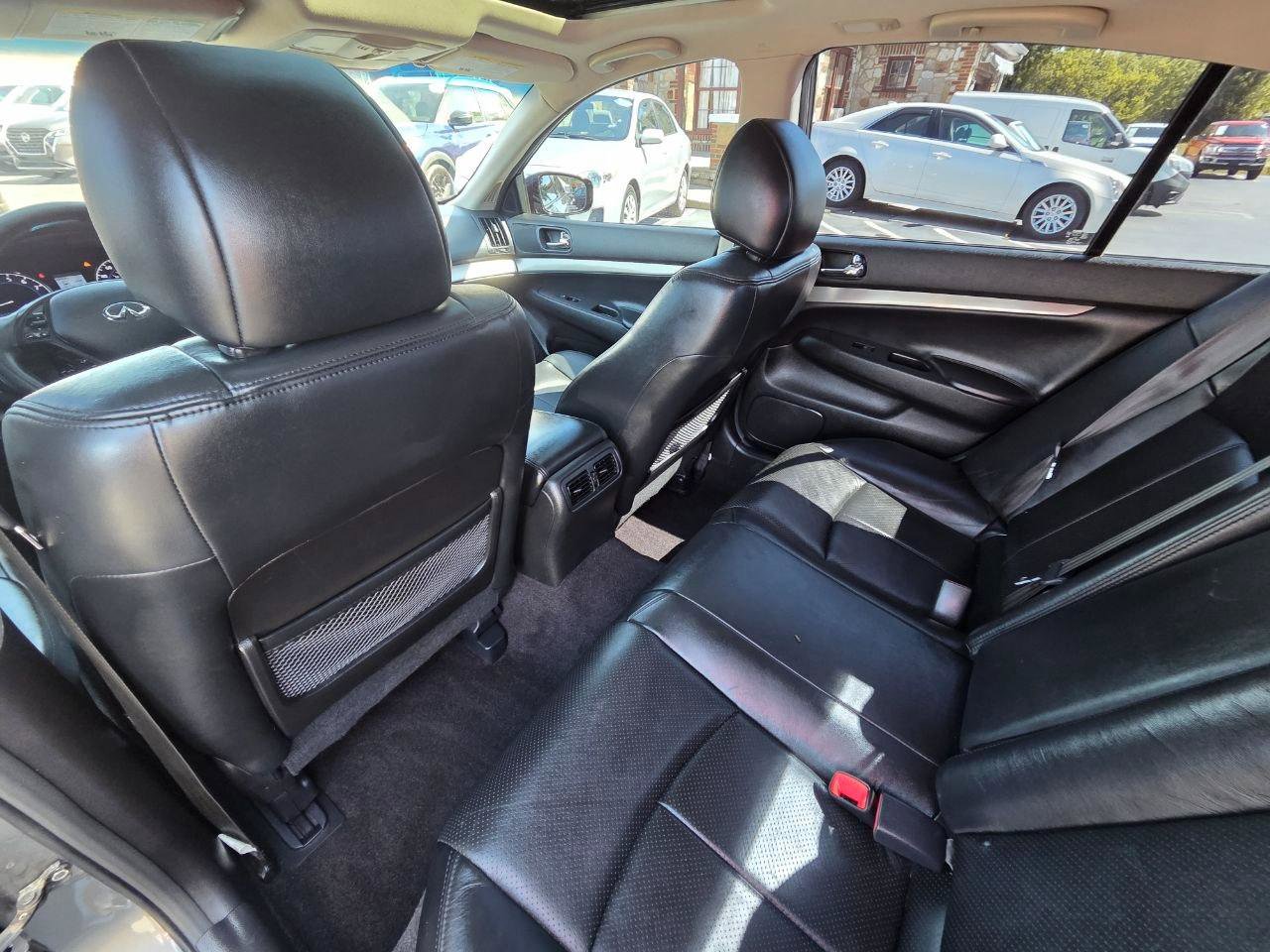 Used 2013 INFINITI G37 x Sedan w/ Premium Pkg AWD/4WD image 11