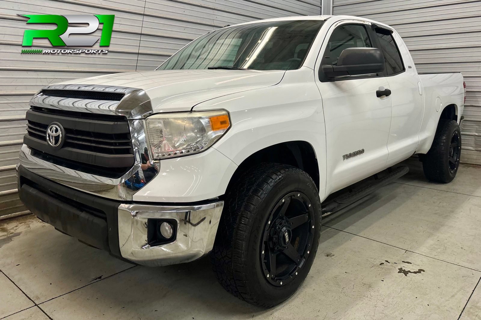 Used 2015 Toyota Tundra SR5 AWD/4WD image 1