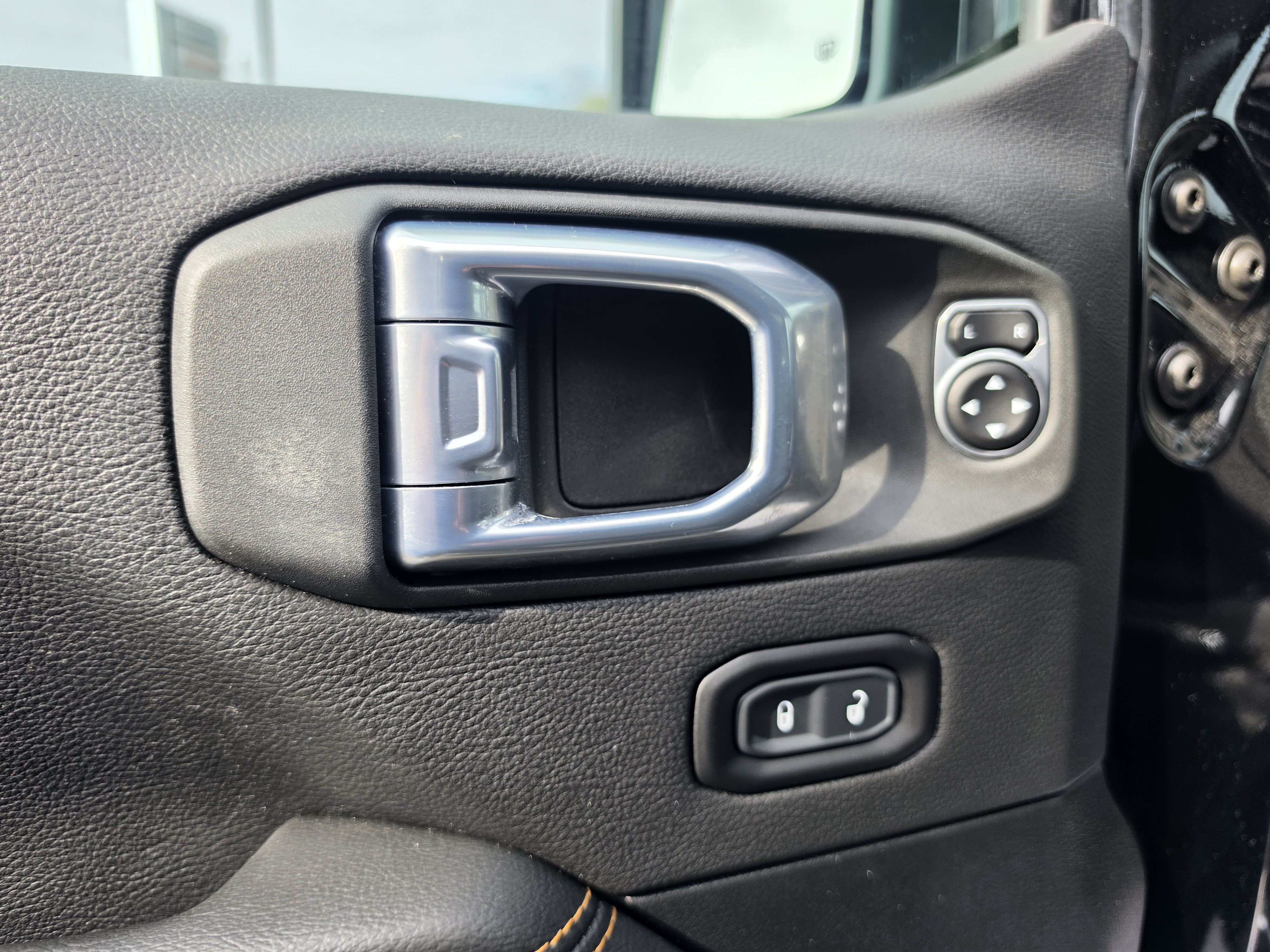 Used 2021 Jeep Wrangler Unlimited Sahara AWD/4WD image 18