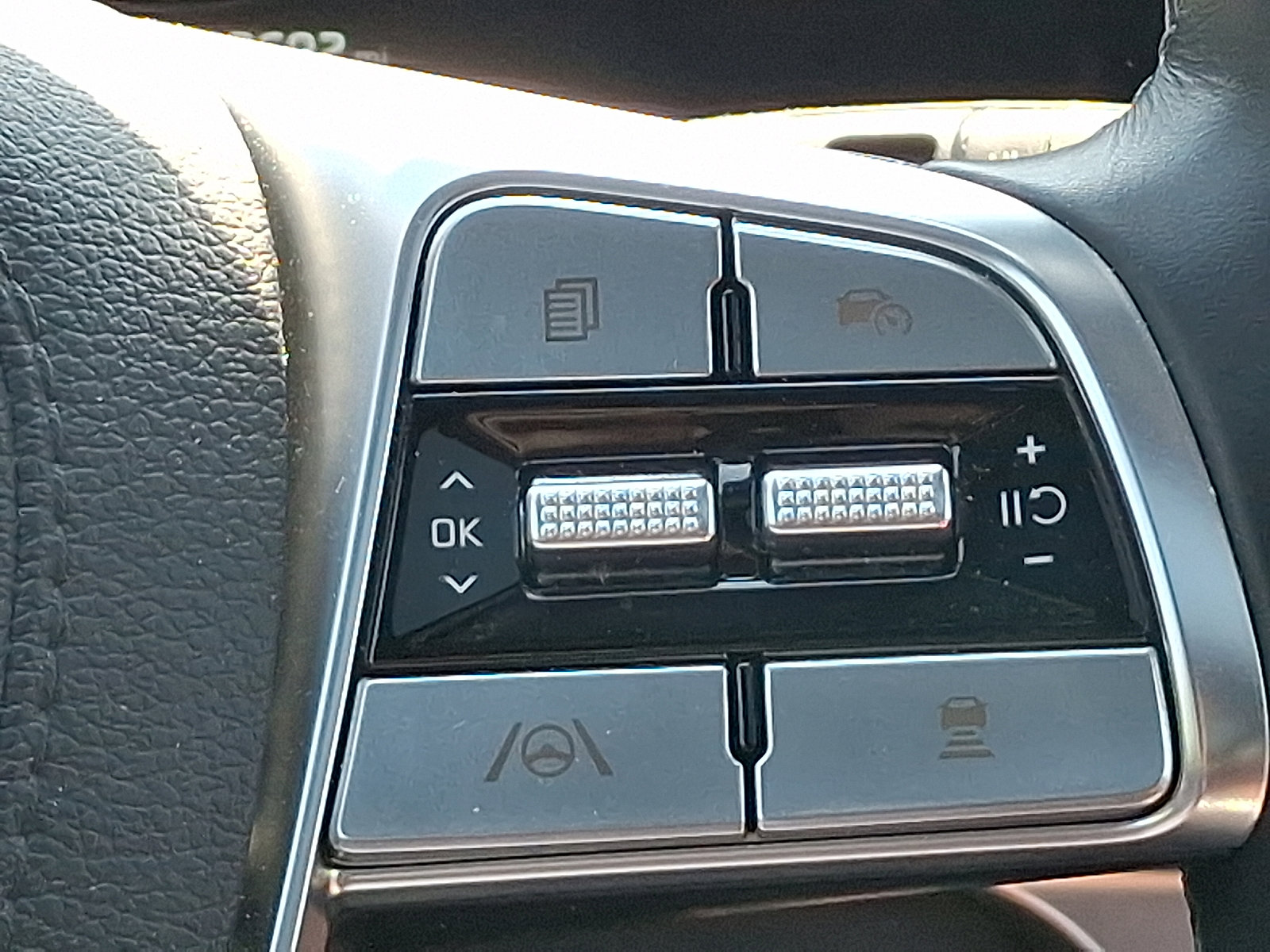 Used 2024 Kia Telluride SX Prestige AWD/4WD image 23