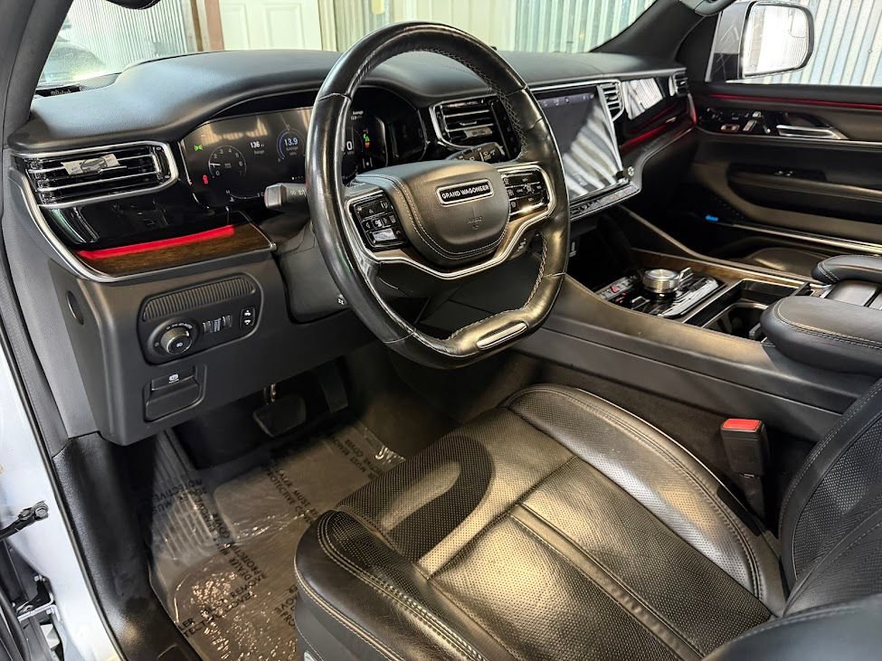 Used 2022 Jeep Grand Wagoneer Series II w/ Premium Group II AWD/4WD image 10