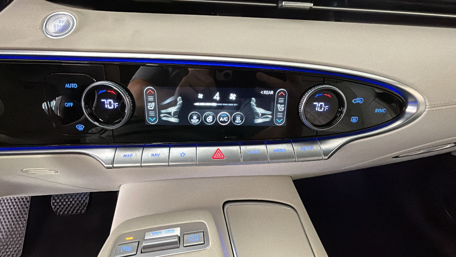 Used 2025 Genesis Electrified GV70 w/ Prestige Package AWD/4WD image 27