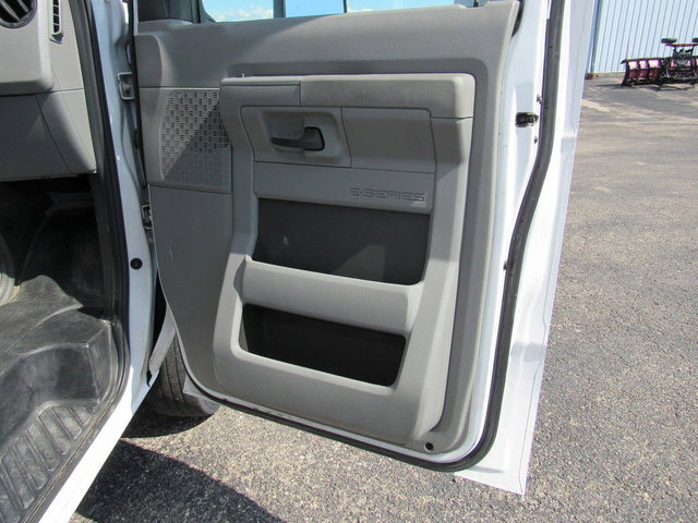 Used 2022 Ford E-350 and Econoline 350 Super Duty RWD image 11